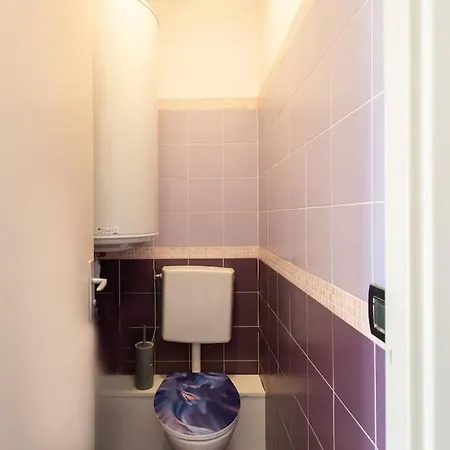 A10 - 1 Bdr Heart Of Juan Les Pins 5 Min Sea - Ac & Balconies