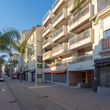 Apartment A10 - 1 Bdr Heart Of Juan Les Pins 5 Min Sea - Ac & Balconies *