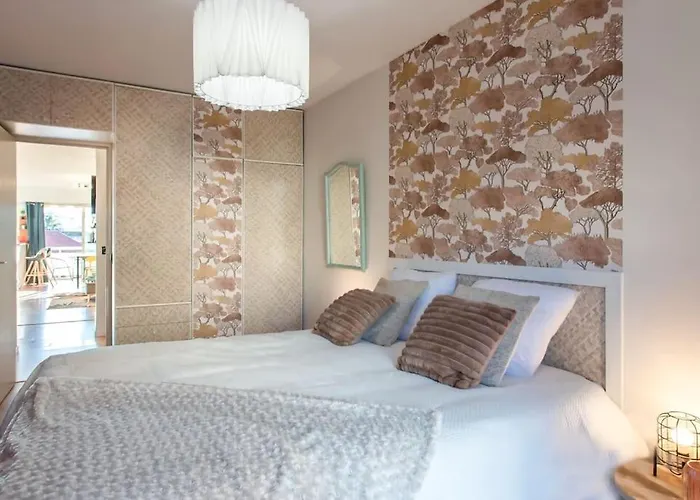 A10 - Staywiz Us -1 Bdr Heart Of Juan Les Pins 5 Min Sea - Ac & Balconies *